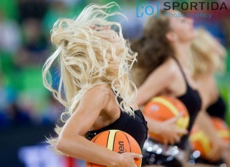 Ευρωμπάσκετ 2013: Παίζουν… μπάσκετ και οι τσιρλίντερ (photos)