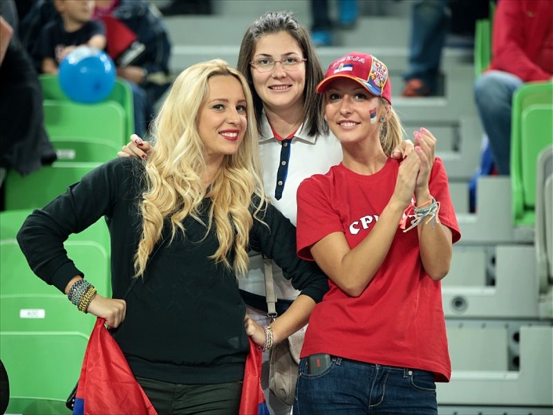 Ευρωμπάσκετ 2013: Η Κατερίνα και οι φίλες της… (video+photos)