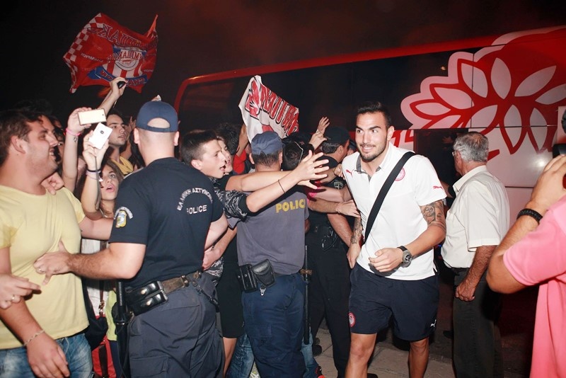 Ολυμπιακός: Αποθεωτική υποδοχή στο Αγρίνιο (photos)