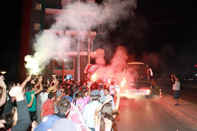 Ολυμπιακός: Αποθεωτική υποδοχή στο Αγρίνιο (photos)