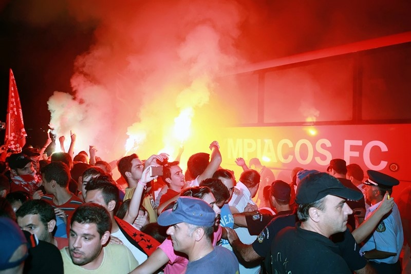 Ολυμπιακός: Αποθεωτική υποδοχή στο Αγρίνιο (photos)