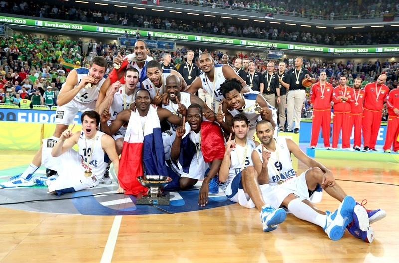 Ευρωμπάσκετ 2013: Ψηλά η γαλλική σημαία (video+photos)