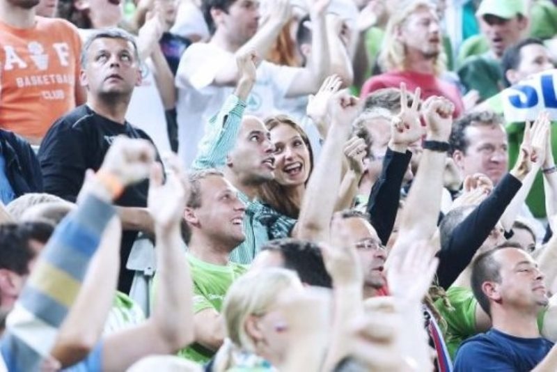 Ευρωμπάσκετ 2013: Το φιλί του πρωταθλητή Ευρώπης, Πάρκερ (photos)