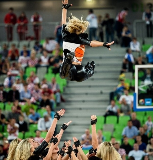 Ευρωμπάσκετ 2013: Το σήκωσαν οι τσιρλίντερ (photos)