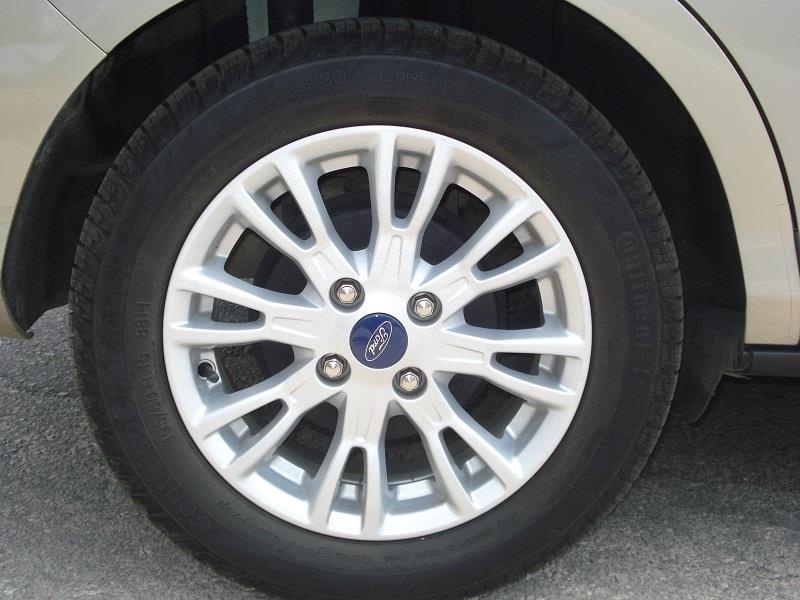 Ford B-Max: Πολλά με λίγα (photos)