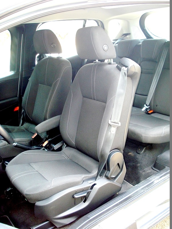 Ford B-Max: Πολλά με λίγα (photos)