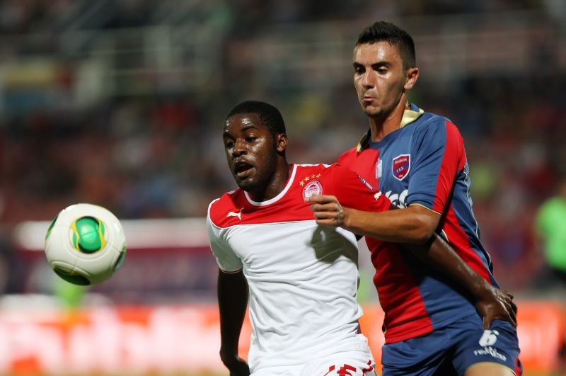 Σώμα στη Νέα Σμύρνη, μυαλό στο Βέλγιο, 2-0 ο Ολυμπιακός (photos)