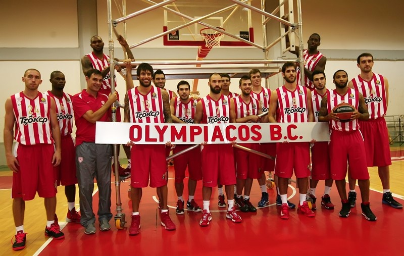 Ο Ολυμπιακός και η… σιδερένια «σκαλωσιά» (photos+video)