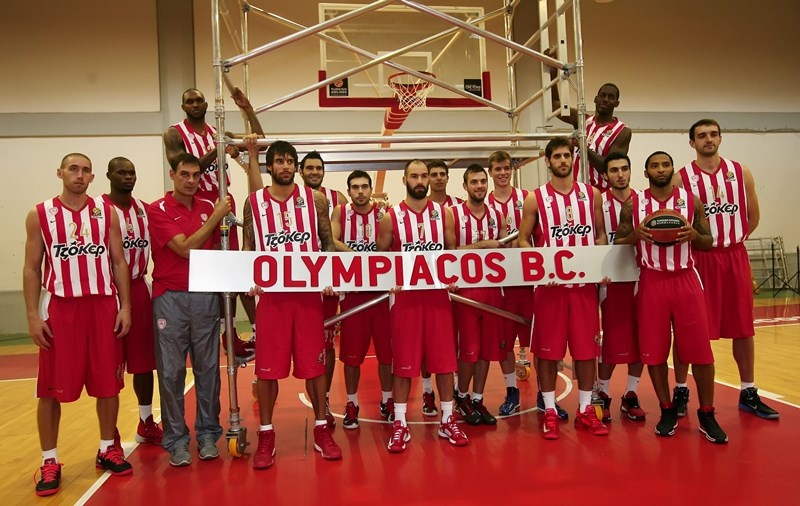 Ο Ολυμπιακός και η… σιδερένια «σκαλωσιά» (photos+video)