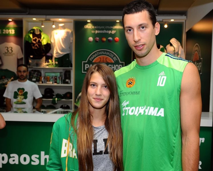 To «ποδαρικό» του Ούκιτς στο ανανεωμένο PAO SHOP (video+photos)