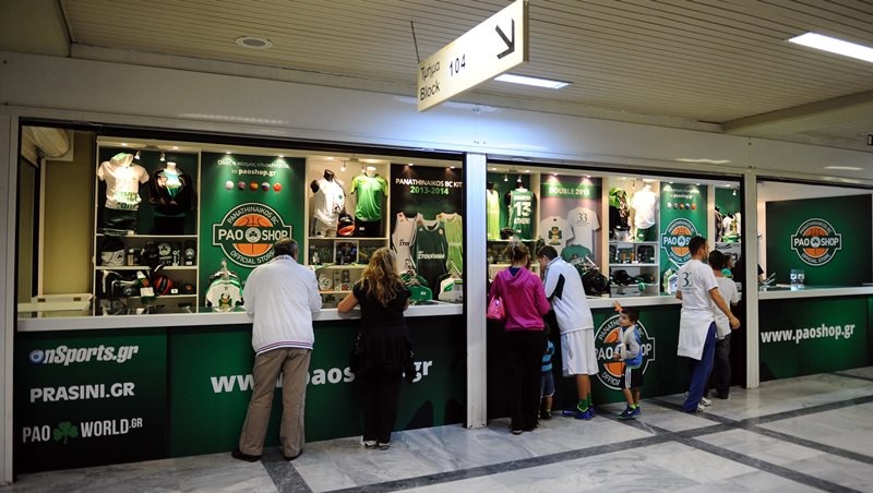 To «ποδαρικό» του Ούκιτς στο ανανεωμένο PAO SHOP (video+photos)