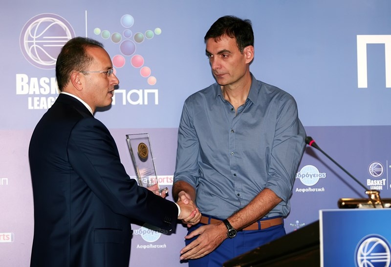 Ολυμπιακός: Η βράβευση του Μπαρτζώκα (video+photos)