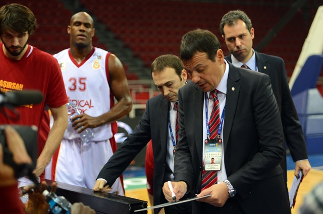Αταμάν στο Onsports: «Φίλοι μας οι Ολυμπιακοί!» (photos+videos)