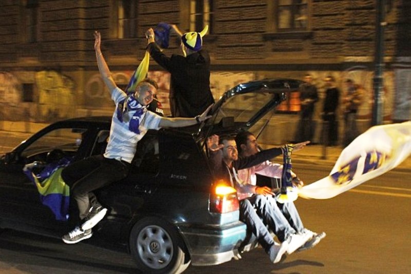 Στους δρόμους η Βοσνία! (photos+videos)