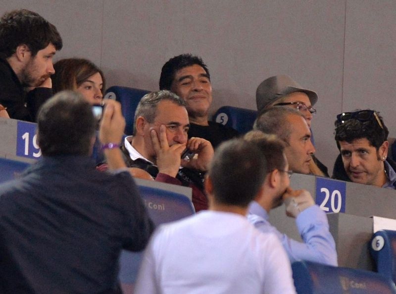 Πήγε «Ολίμπικο» για τη Νάπολι ο Μαραντόνα (video+photos)