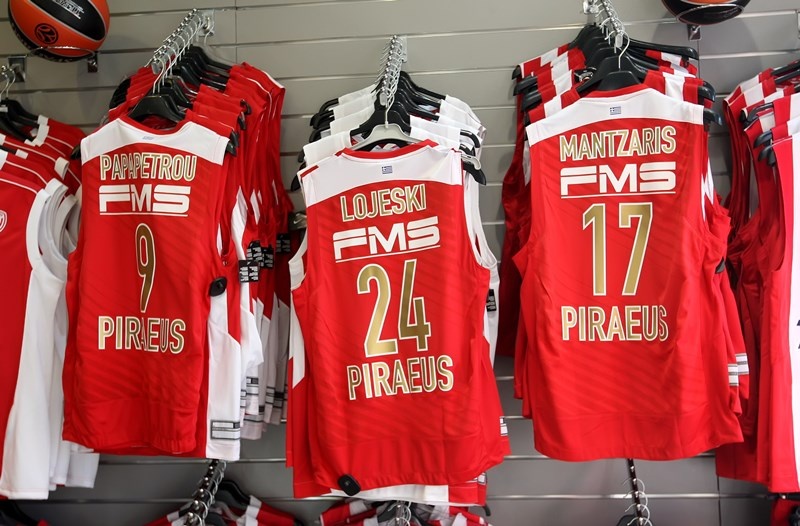 Ολυμπιακός: Οι νέες φανέλες (video+photos)