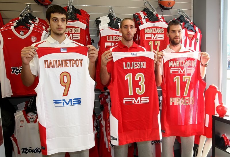 Ολυμπιακός: Οι νέες φανέλες (video+photos)