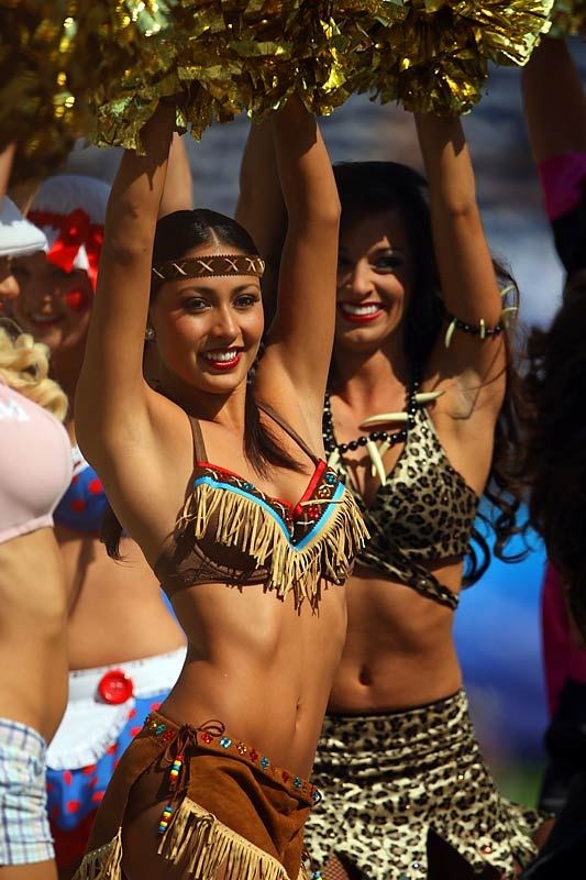 NFL: Οι ανήσυχες τσιρλίντερ (photos)