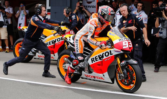 Moto GP Αυστραλίας: Η νίκη του Λορένθο (photos+video)
