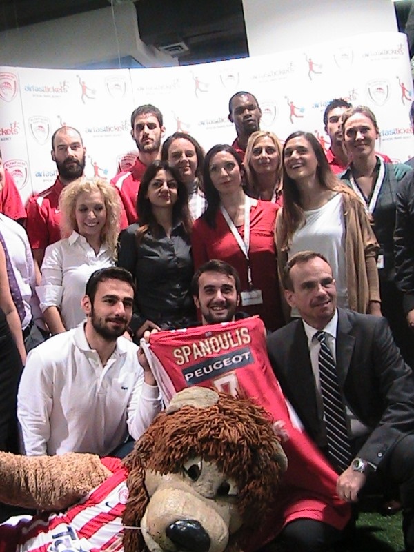 Ολυμπιακός: «Μαζί προς την κορυφή» (videos+photos)