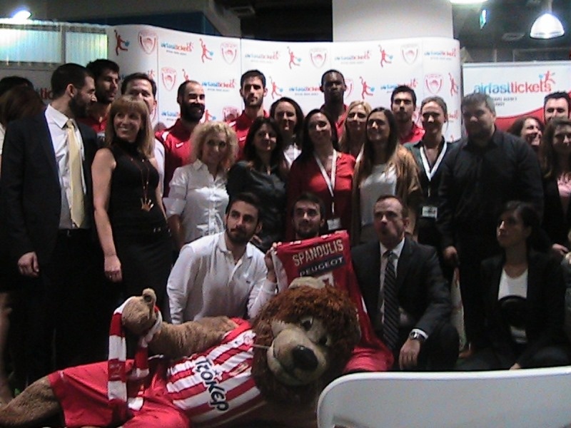 Ολυμπιακός: «Μαζί προς την κορυφή» (videos+photos)