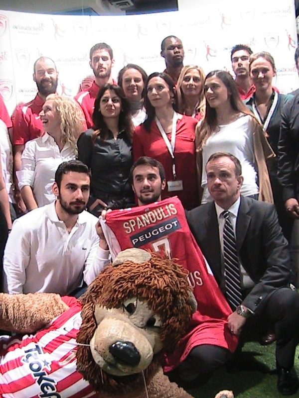 Ολυμπιακός: «Μαζί προς την κορυφή» (videos+photos)