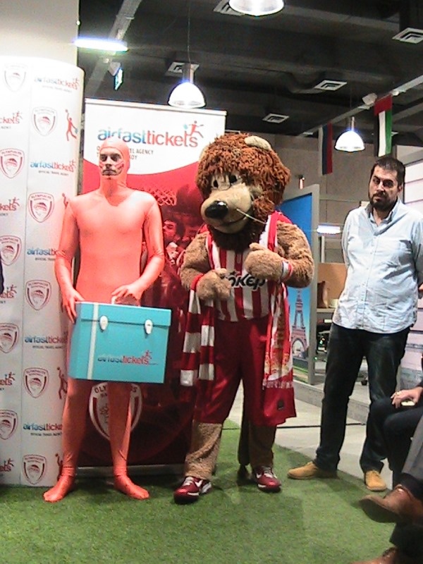 Ολυμπιακός: «Μαζί προς την κορυφή» (videos+photos)