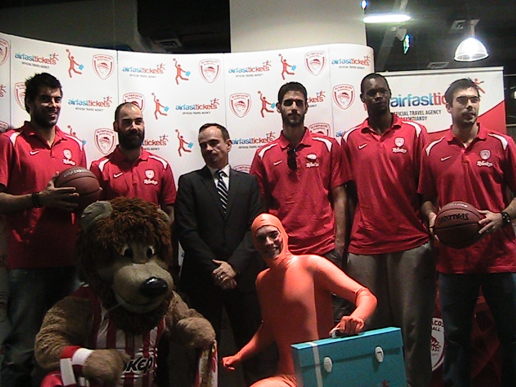 Ολυμπιακός: «Μαζί προς την κορυφή» (videos+photos)