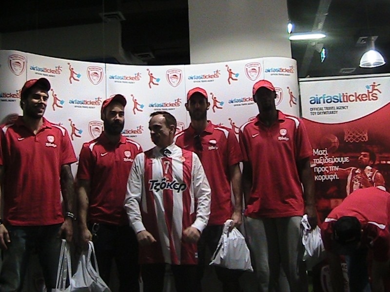 Ολυμπιακός: «Μαζί προς την κορυφή» (videos+photos)