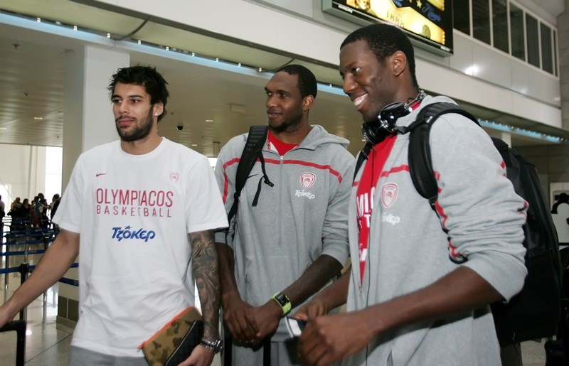 Ολυμπιακός: Αναχώρησε για το «διπλό» (photos)