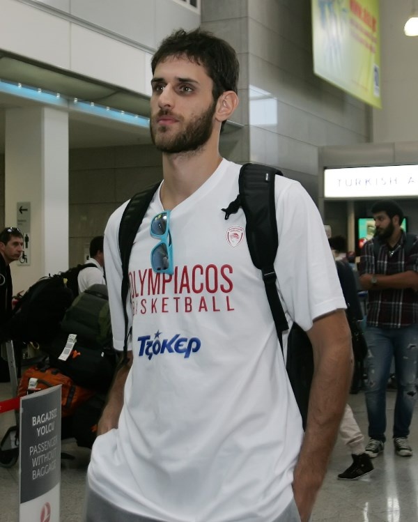 Ολυμπιακός: Αναχώρησε για το «διπλό» (photos)