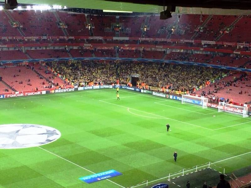 Ρεσιτάλ από τους οπαδούς της Ντόρτμουντ (photos+video)