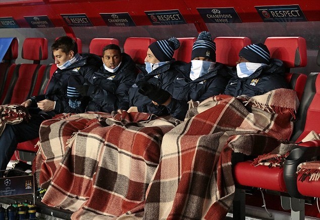 Μάντσεστερ Σίτι: Με… καρό κουβέρτες στον πάγκο! (photos)