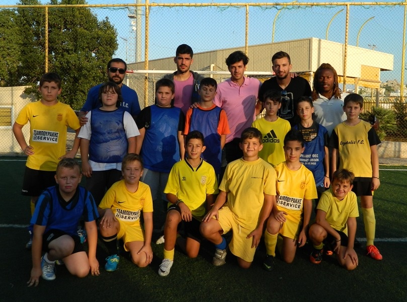 Εργοτέλης: Επίσκεψη παικτών στις ακαδημίες του συλλόγου (photos)