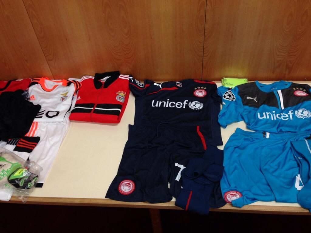 Ολυμπιακός: Με μαύρα στο «Ντα Λουζ» (photo)