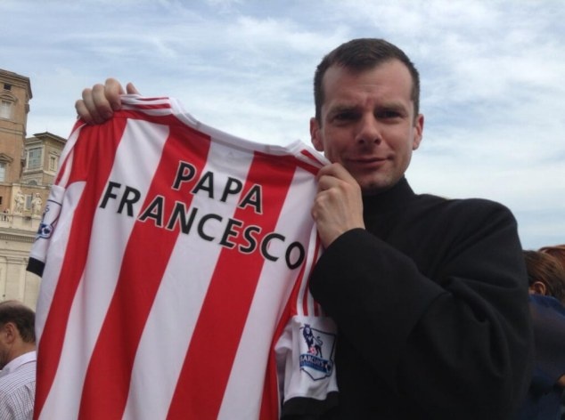 Σάντερλαντ: Οπαδός του Μαυρία ο Πάπας! (photos)