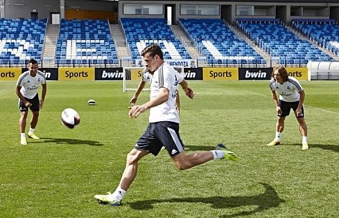 Ρεάλ Μαδρίτης: Ντρίμπλα με τα… οπίσθια! (photos+video)