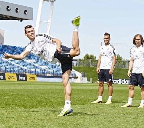 Ρεάλ Μαδρίτης: Ντρίμπλα με τα… οπίσθια! (photos+video)