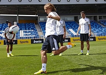 Ρεάλ Μαδρίτης: Ντρίμπλα με τα… οπίσθια! (photos+video)