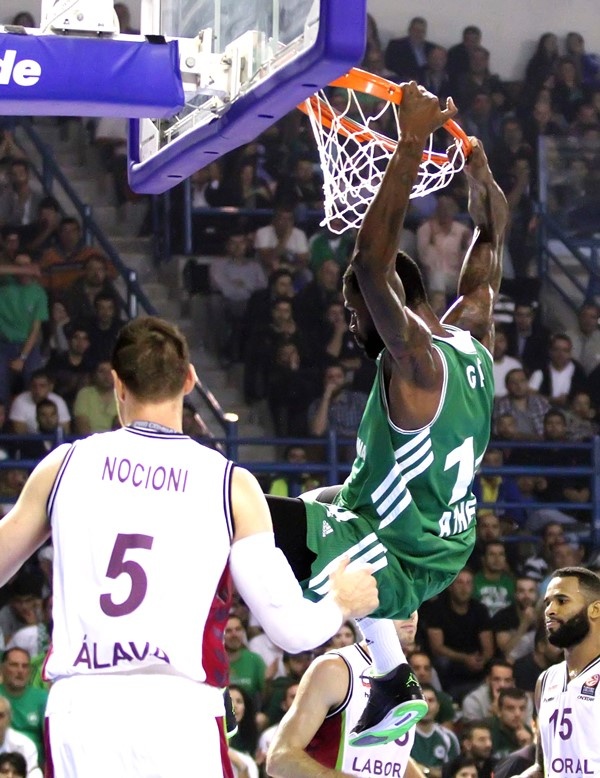 Παναθηναϊκός: Ευχές σε Γκιστ (photos+video)