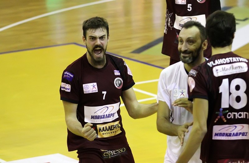 Λαμία: Έβγαλε... άσους στην Αγυά (photos)