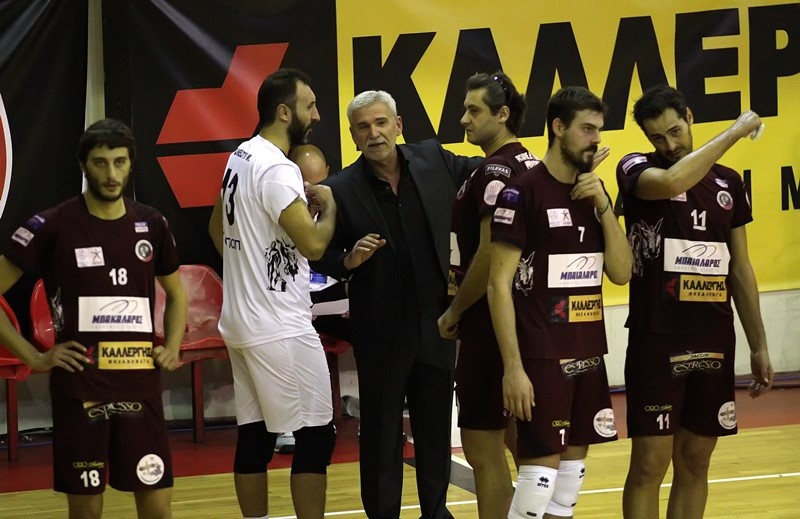 Λαμία: Έβγαλε... άσους στην Αγυά (photos)