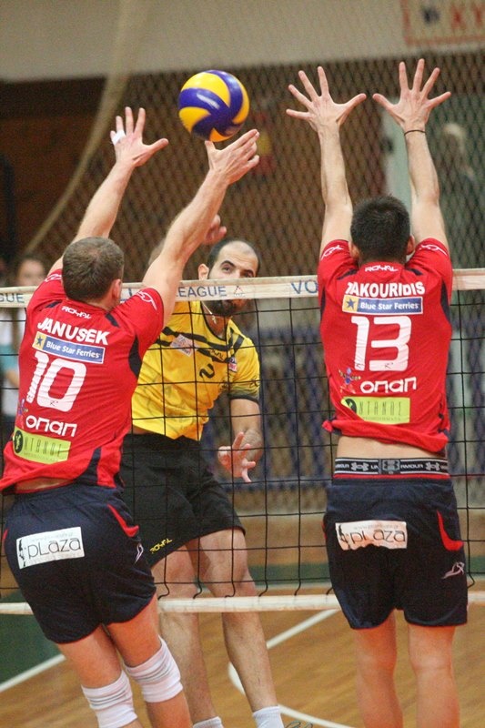 Φοίνικας Σύρου: Μετά τον Ολυμπιακό νίκησε και τον Άρη! (photos)