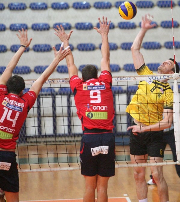 Φοίνικας Σύρου: Μετά τον Ολυμπιακό νίκησε και τον Άρη! (photos)