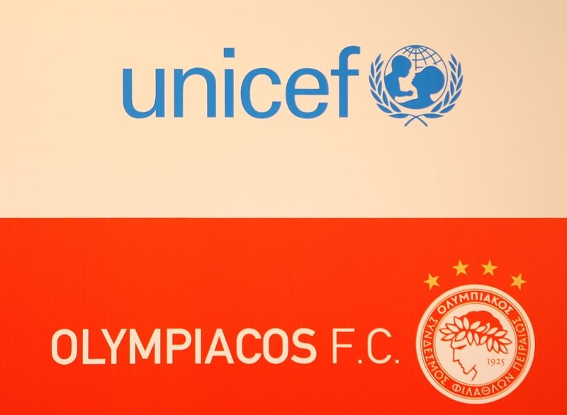 Ολυμπιακός: Η φωτογράφηση με το logo της UNICEF (photos+video)