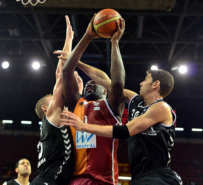 Γαλατάσαραϊ: Πονάει ο Τζαβάι (photos+video)