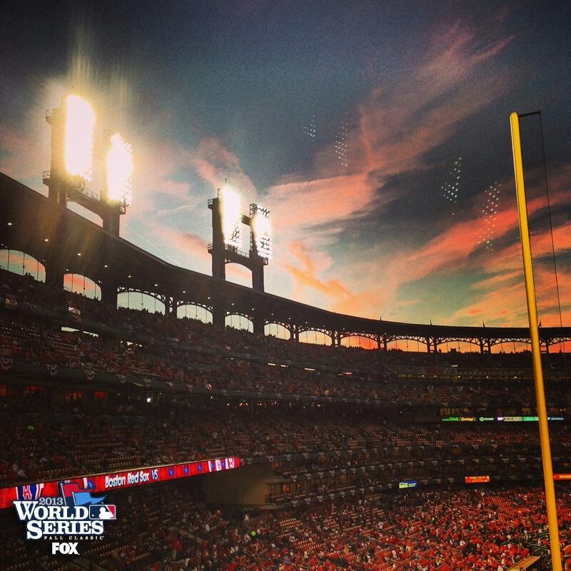 Twitter: Το φιλί στο στόμα στον Μουρίνιο, ο καπνός του Φέτελ και το… μωρό του Φάμπρεγας (photos)