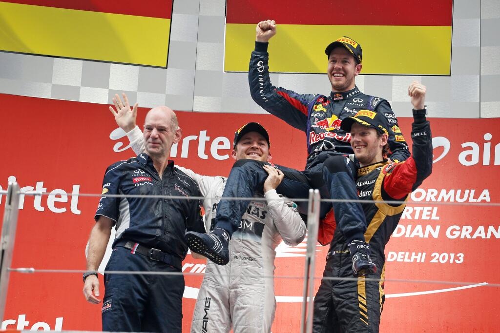 Twitter: Το φιλί στο στόμα στον Μουρίνιο, ο καπνός του Φέτελ και το… μωρό του Φάμπρεγας (photos)