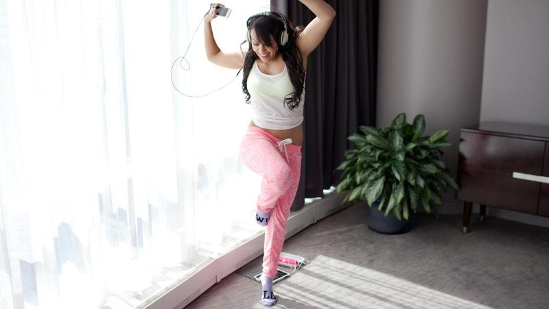 WWE: Στο κρεβάτι με τη Layla (photos)