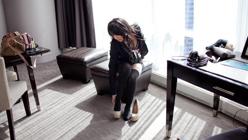 WWE: Στο κρεβάτι με τη Layla (photos)